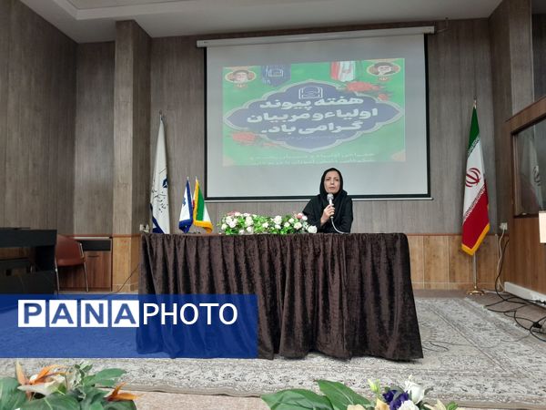 مجمع عمومی انجمن اولیا و مربیان دبیرستان مصلی نژاد حضرت زهرا(س)