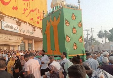 آئین سنتی منبرگردانی در میناب برگزارشد