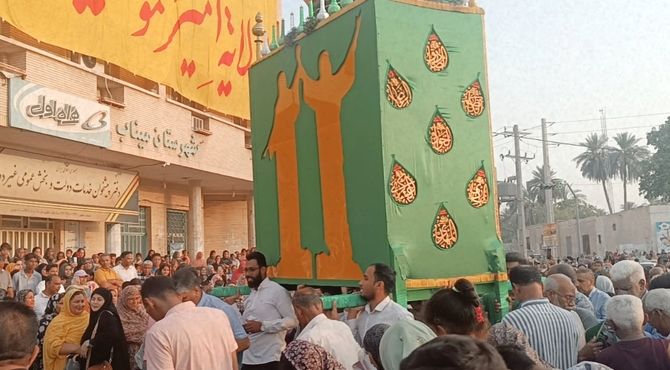 آئین سنتی منبرگردانی در میناب برگزارشد