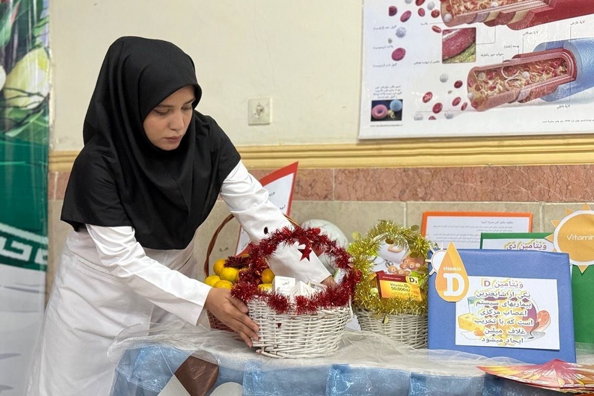 مراسم افتتاحیه طرح مکمل‌یاری ویتامین D و آهن در دبیرستان علامه جعفری