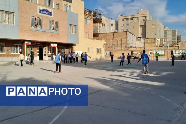 برگزاری مسابقه فوتسال بین مدرسه‌ای بین دبیرستان ابوریحان بیرونی و فرهنگیان نیشابور 