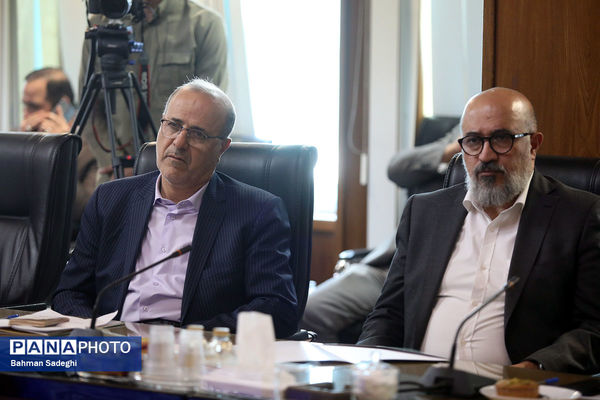 نشست مشترک مرکز پژوهش‌های مجلس شورای اسلامی و معاونان و مدیران امور مجلس وزارتخانه ها