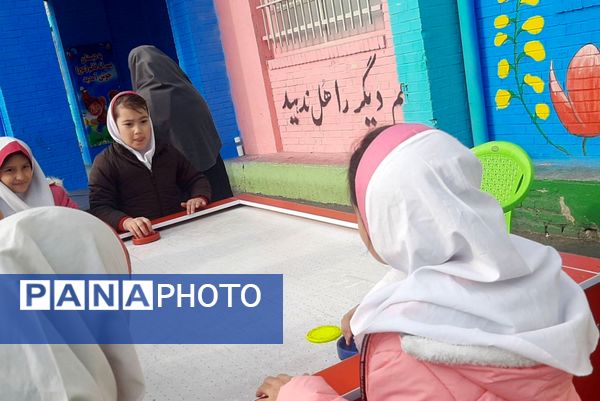 شهربازی مدرسه‌ای در دبستان عمار رباط‌کریم