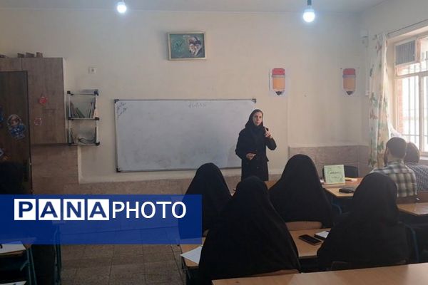 برگزاری کارگاه توانمندسازی نیروی انسانی طرح توانا ویژه نومعلمان در ناحیه یک شهرری