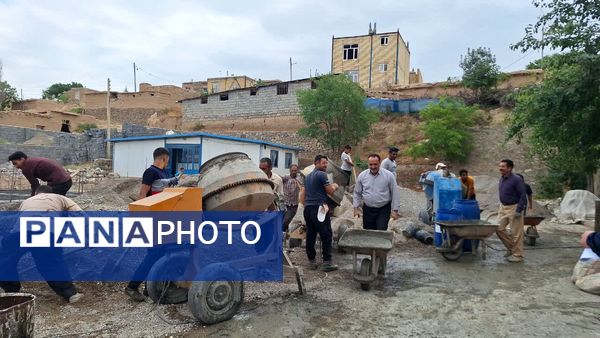آغاز بتن‌ریزی مدرسه شهید ذوالفقاری در روستای احمد آباد