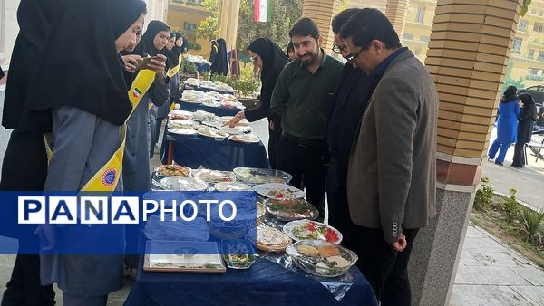 هفته سلامت روان در مدرسه هوشیار ناحیه ۱ مشهد 