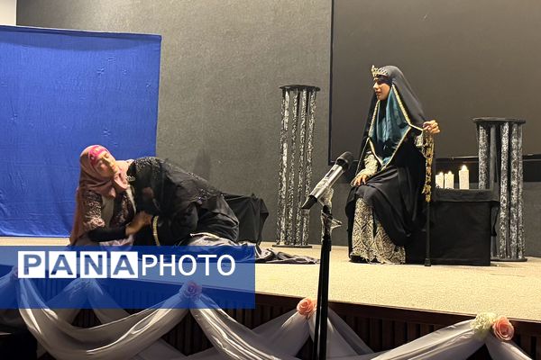 فریاد بی صدای شهادت حضرت زهرا(س) از سالن همایش اداره آموزش و پرورش شهرستان اسلامشهر به گوش رسید