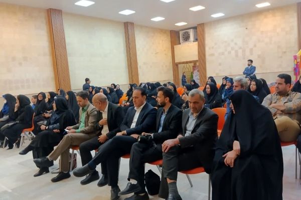 جلسه پرسش و پاسخ مدیران کودکستان‌ها با مدیرکل آموزش و پرورش استان یزد