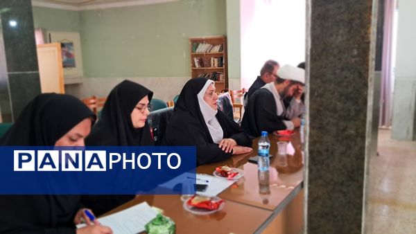 آموزش‌ و پرورش محور توسعه؛ بررسی اولویت‌ها در نشست شورای فارسان