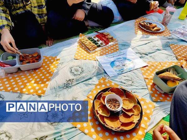 جشنواره صبحانه سالم در دبیرستان علی افشارنژاد ناحیه۶ مشهد