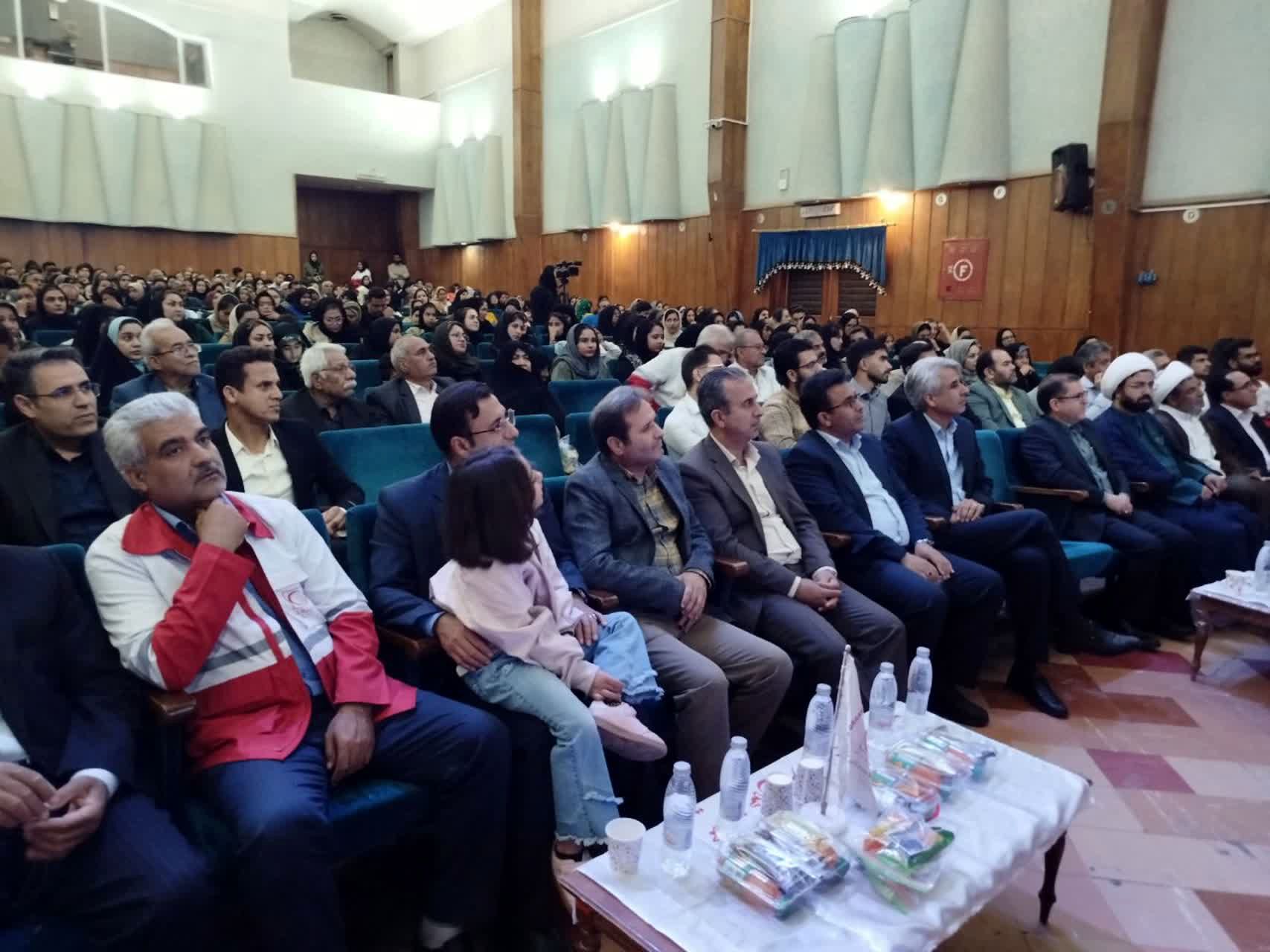 مراسم پرشکوه تجلیل از امدادگران هلال احمر شهرستان کاشمر 