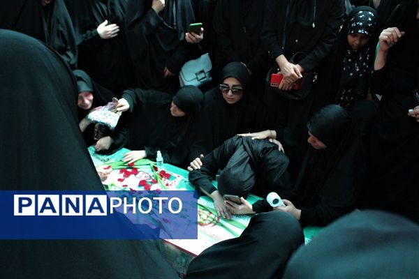 جلوه‌های حزن و خشم در مراسم تشییع شهدا