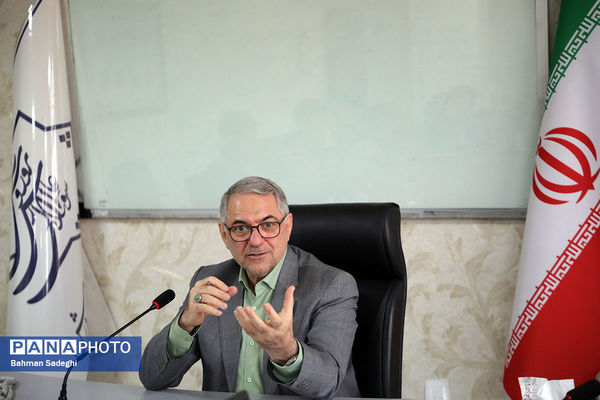 دیدار اعضای هیات مدیره مجلس دانش‌آموزی با دبیرکل شورای عالی آموزش و پرورش