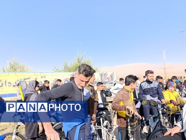 برگزاری همایش دوچرخه‌سواری در آشخانه به‌مناسبت روز دانش‌آموز 