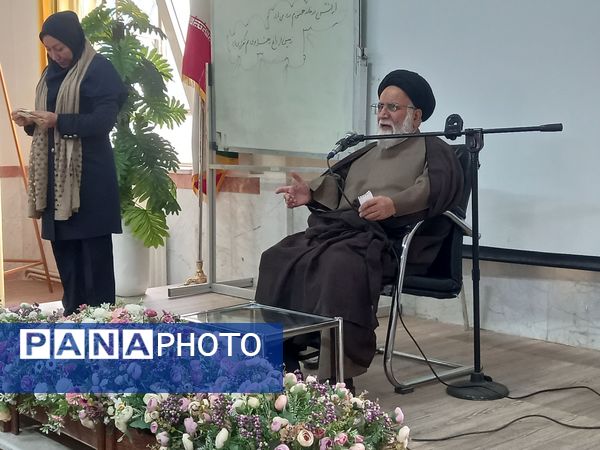 حضور امام جمعه شهرستان نیشابور در دبیرستان نمونه وکیلی استاد شفیعی کدکنی «وکیلی ۱۰»