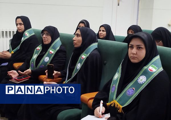کارگاه توانمند‌سازی مربیان پیشتاز اداره آموزش و پرورش شهرستان کاشمر