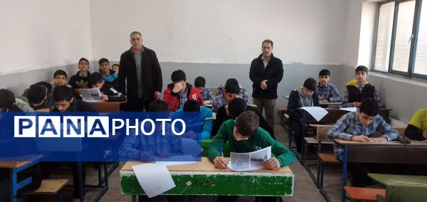 برگزاری آزمون سنجش دستاوردهای یادگیری در مدارس متوسط اول ملارد 