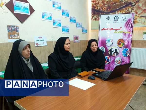 آیین افتتاحیه طرح کانون یاریگران زندگی و برپایی نمایشگاه مبارزه با آسیب‌های اجتماعی در دبیرستان شهید همت ملارد