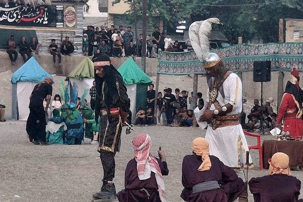 آیین سنتی تعزیه‌خوانی روز عاشورا در میناب 