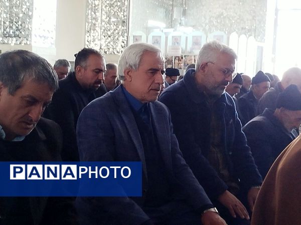 نماز جمعه شهرستان کاشمر با حضور پر رنگ مردم ترشیز کهن برگزار شد 