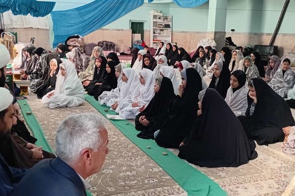 بازدید امام جمعه خلیل آباد از معتکفین مسجد جامع روستای نقاب