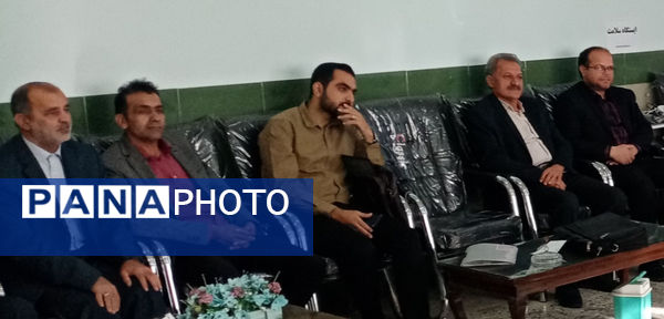 دیدار رئیس پلیس فتا کاشمر با پرسنل دبیرستان آیت‌الله خامنه‌ای 