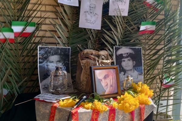 استقبال باشکوه دانش‌آموزان از پیکر شهید در مدرسه شهید مطهری