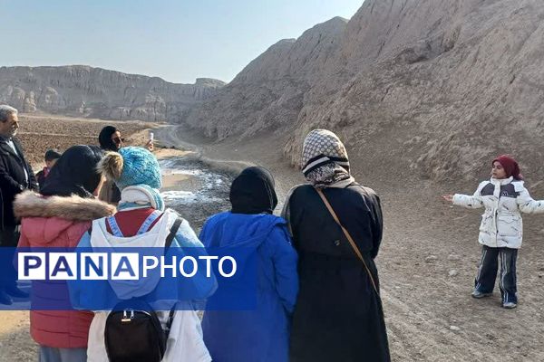 شاهنامه‌خوانی در دل تاریخ؛ بازدید فرهنگی اعضای کارگاه شاهنامه‌خوانی از قلعه ایرج پیشوا