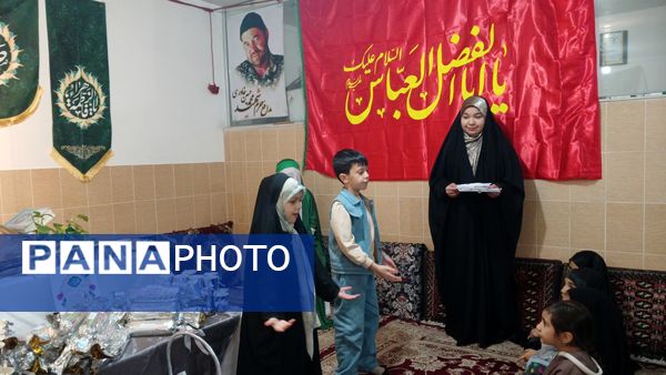 تقدیر دانش‌آموزان فعال فرهنگی‌هنری از مادرانشان با همکاری مربی در محمدشهر کرج