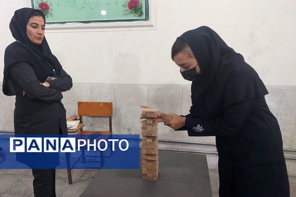 برگزاری مسابقات بازی‌های فکری رویش در دبیرستان شهید محمد تقی دستغیب ناحیه ۳شیراز 