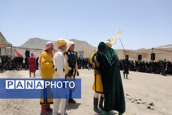 تعزیه خوانی در روز عاشورای حسینی در گلزار شهدای بار 