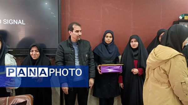 مراسم تجلیل از پژوهشگران برتر با موضوع دنیای بدون دخانیات در شهرستان رباط‌کریم
