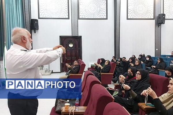 برگزاری دومین دوره تربیت مربی پیشتازان سازمان دانش‌آموزی در کهریزک 