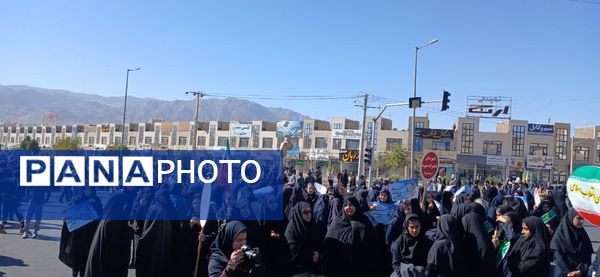 ۱۳ آبان؛ روزی که فریاد استقلال ملت ایران در تاریخ ماندگار شد