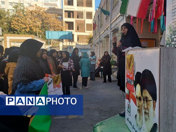 مراسم روز دانش‌آموز و ۱۳ آبان در دبیرستان شاهد تکتم