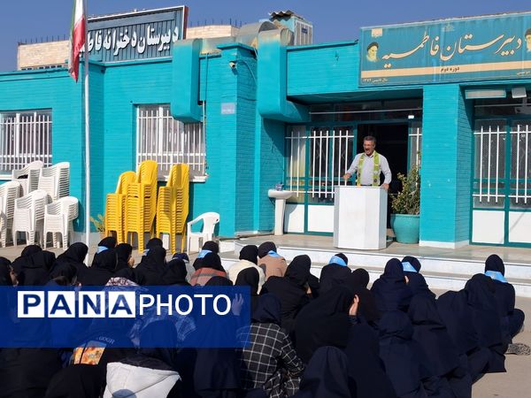 آموزش انواع دست ها و گره های پیشتازان در دبیرستان دخترانه فاطمیه