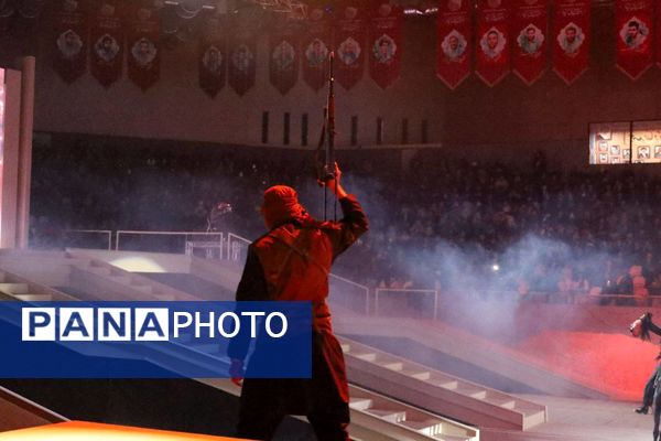 اجرای نمایش «راهبندان» در سومین شب از کنگره ملی 5580 شهید استان البرز