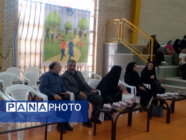 افتتاحیه طرح ملی میدان پویا و مسابقات هندبال در باشگاه غدیر محسن آباد برخوار