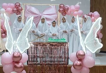 برگزاری جشن تکلیف دانش آموزان کلاس سومی دختر در شهرستان صالح آباد