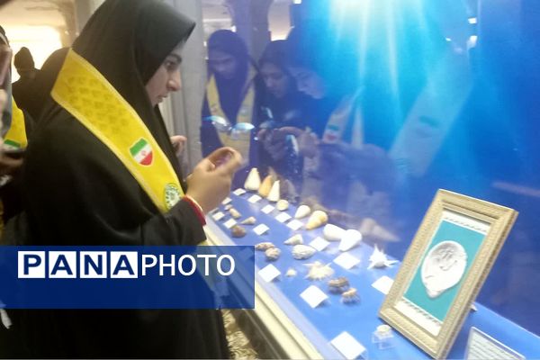 بازدید دانش آموزان پیشتاز اعزامی به مشهد از موزه حرم مطهر رضوی 