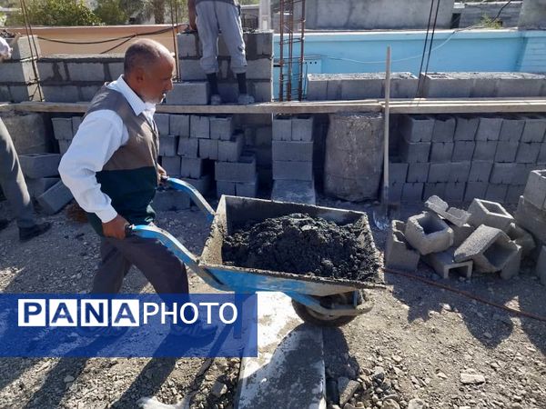 دیوار چینی حیاط مدرسه شهید رونما، هدیه گروه جهادی شهدای گمنام جغین 