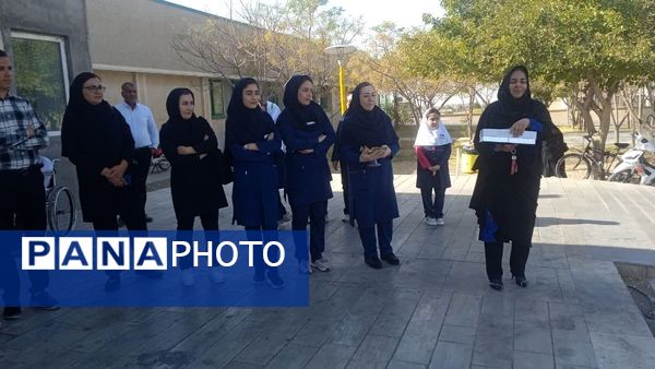 قدردانی پیشتازان دبستان شهید نجفی فدافن از پرستاران بیمارستان حضرت ابوالفضل