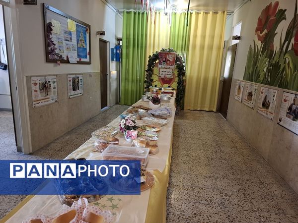 برپایی نمایشگاه «ماها» در دبیرستان شاهد معراج ناحیه یک کرج 