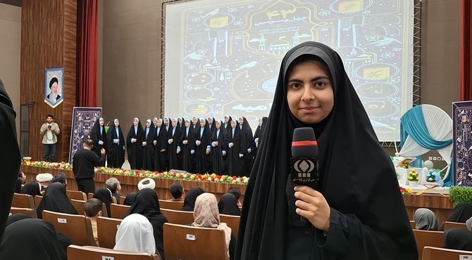 تقدیر از برگزیدگان مرحله استانی مسابقات قرآن و عترت دانش‌آموزان و فرهنگیان استان قم