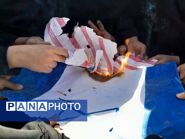 گرامیداشت سیزده آبان در دبیرستان مادرمهربان خلیل آباد