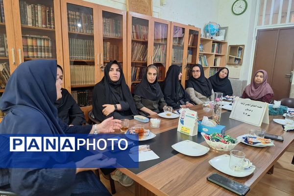 اولین جلسه هیات امنا و انجمن اولیا و مربیان دبیرستان پویش