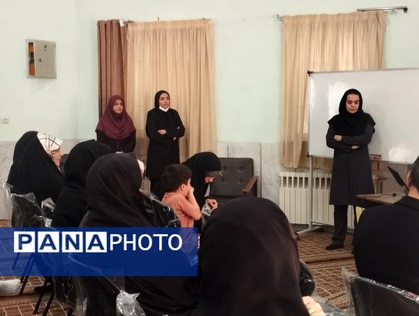جلسه انجمن و اولیا در هنرستان کاردانش حافظ 