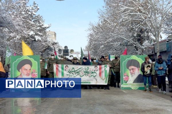 راهپیمایی پرشور ۲۲ بهمن ماه در شهرستان نیشابور