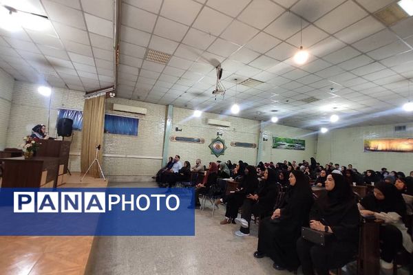 برگزاری دوره آموزشی «آموزش خودمراقبتی به دانش‌آموزان و تشریح قانون حمایت از اطفال و نوجوانان»  در ری یک