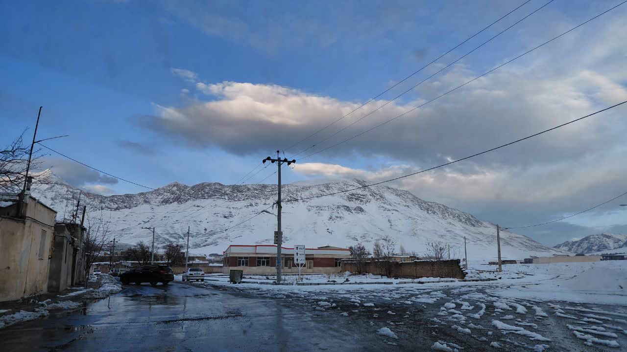 بارش اولین برف پاییزی در روستای نورآباد شازند
